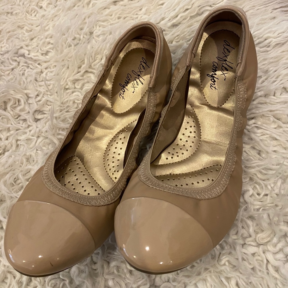 Tan flats